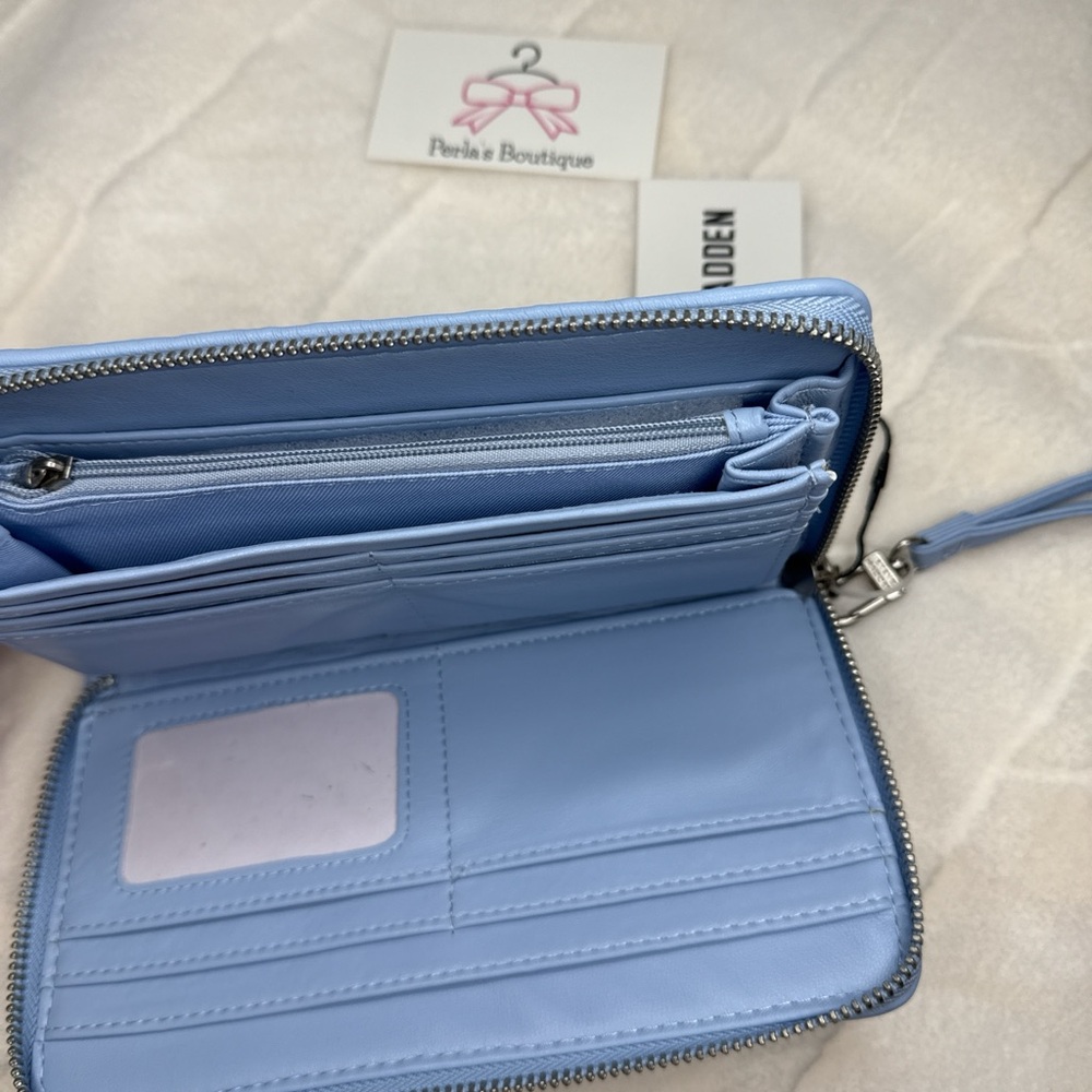 Steve Madden Light Blue Quilted Zip-Around Wallet With A Wristlet Strap - Picture 2 of 4